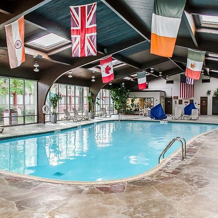 Norwood Inn Hudson Экстерьер фото