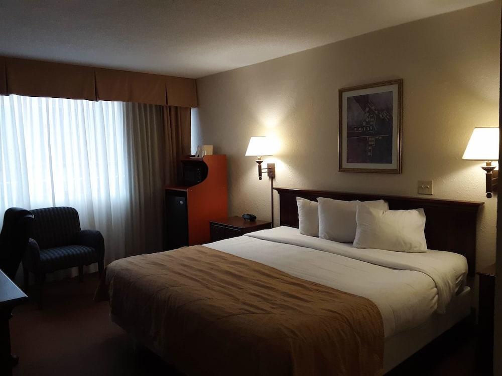 Norwood Inn Hudson Экстерьер фото