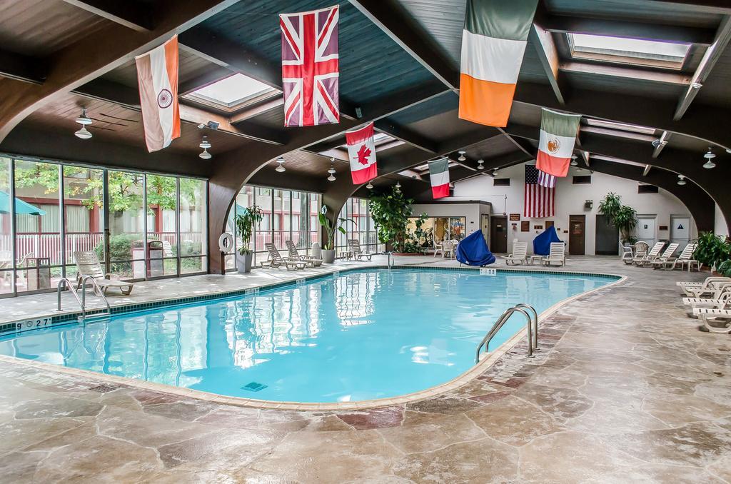 Norwood Inn Hudson Экстерьер фото