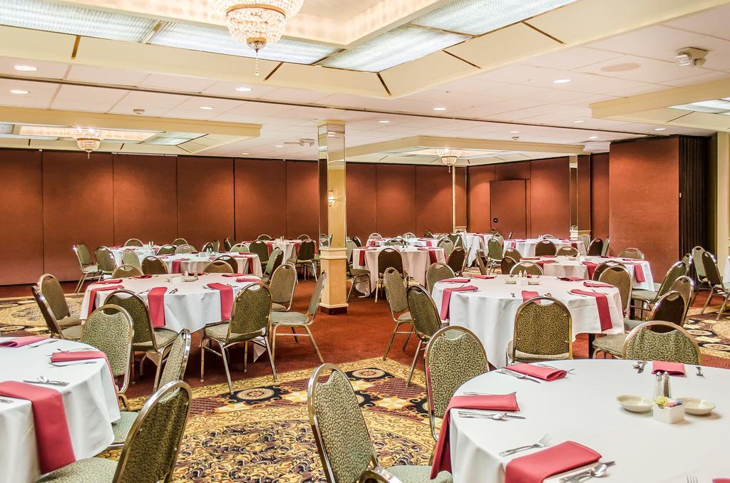 Norwood Inn Hudson Экстерьер фото