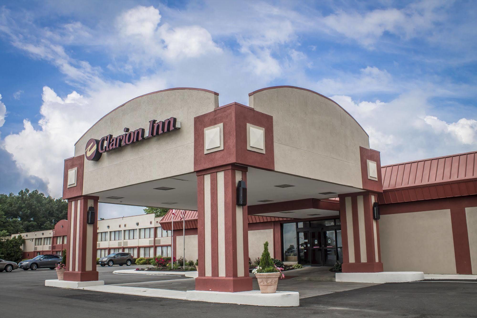 Norwood Inn Hudson Экстерьер фото