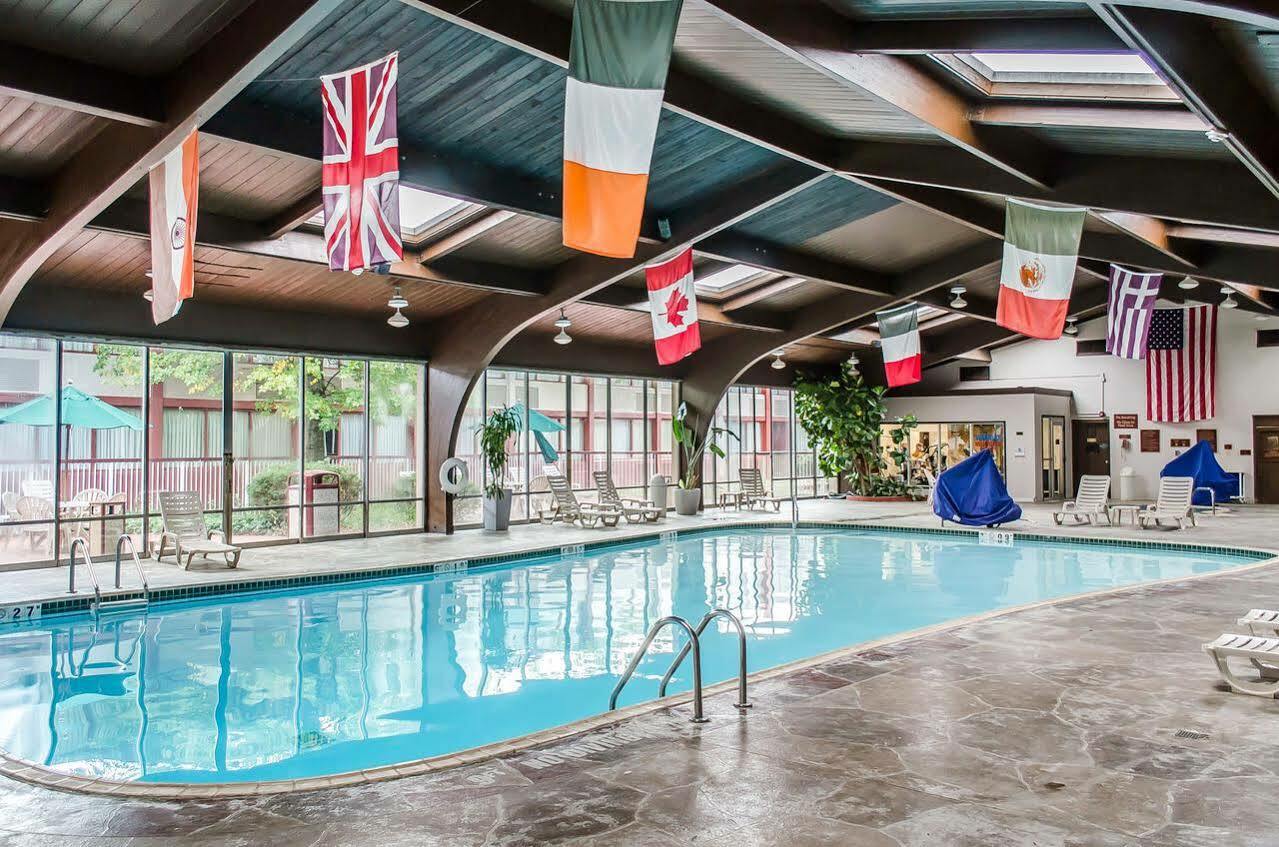 Norwood Inn Hudson Экстерьер фото